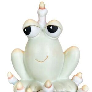 Precious Moments Birthday Club Frog on Cake Figure "HOPPY BIRTHDAY" 1995 Charter